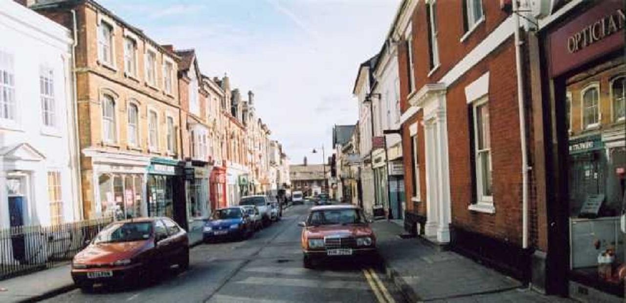 Swindon Old Town Duplex - Entercloud9Sa Exterior foto